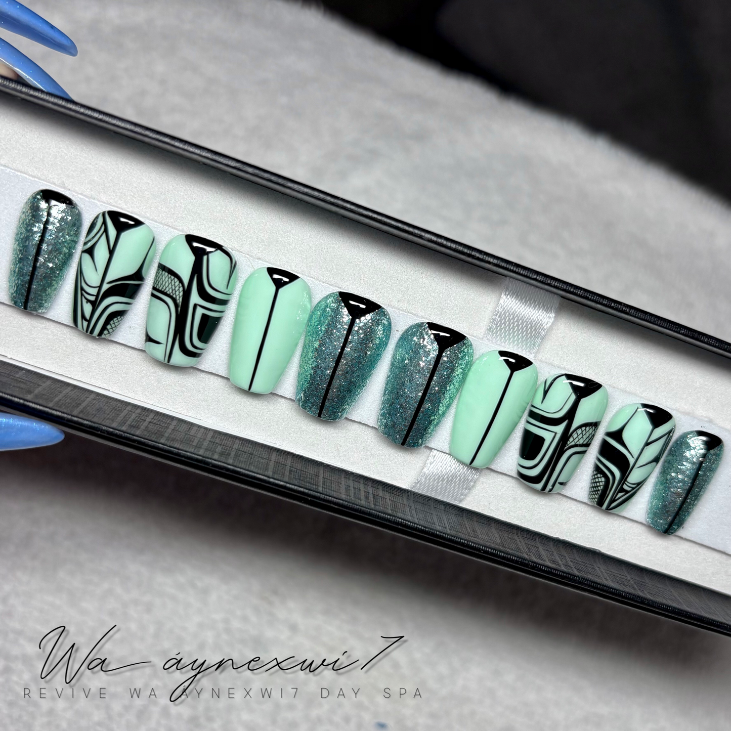 Detailed Custom Perfect Fit Press On Nails