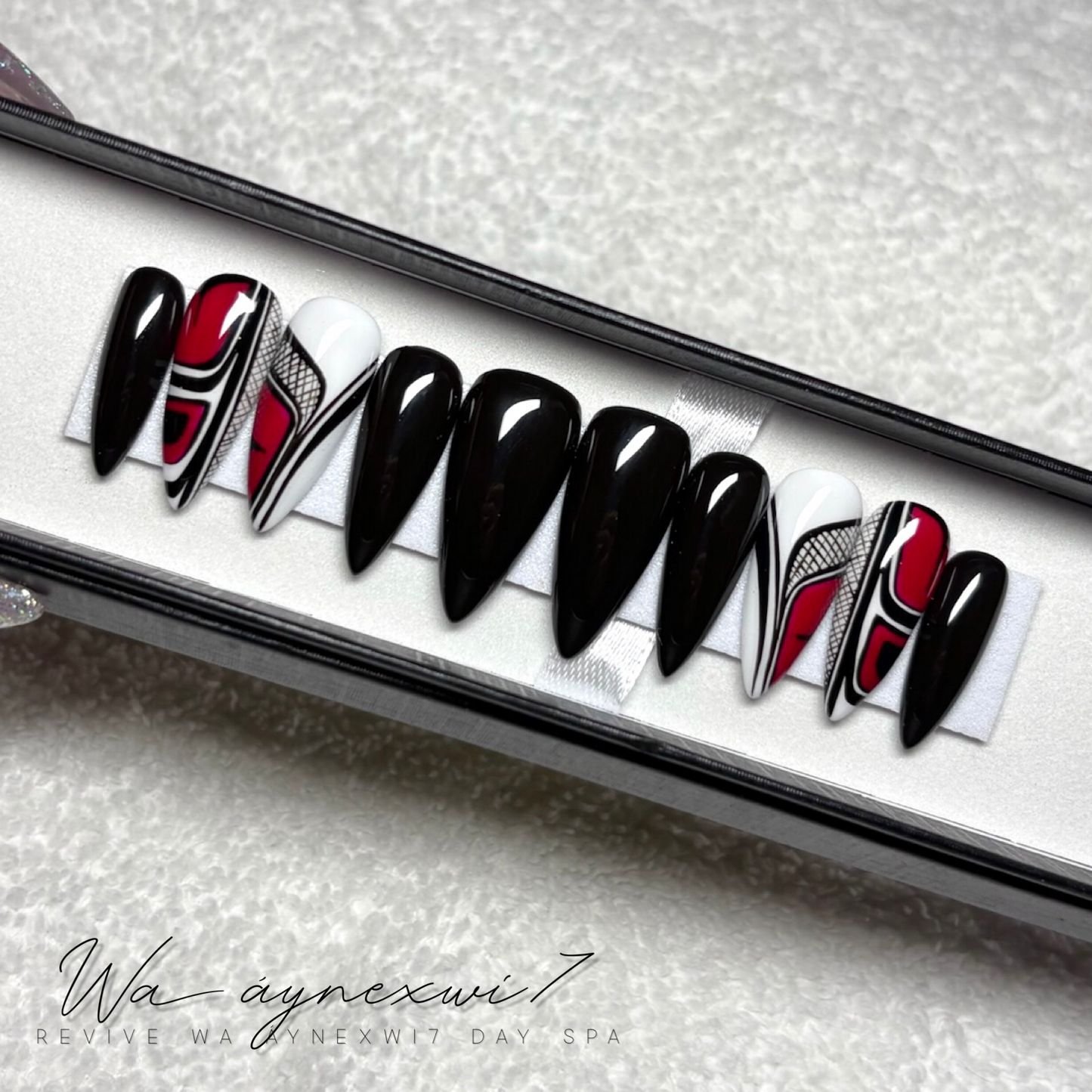 Detailed Custom Press On Nails