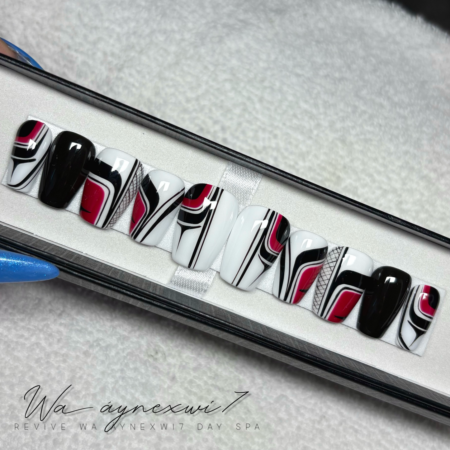 Detailed Custom Perfect Fit Press On Nails