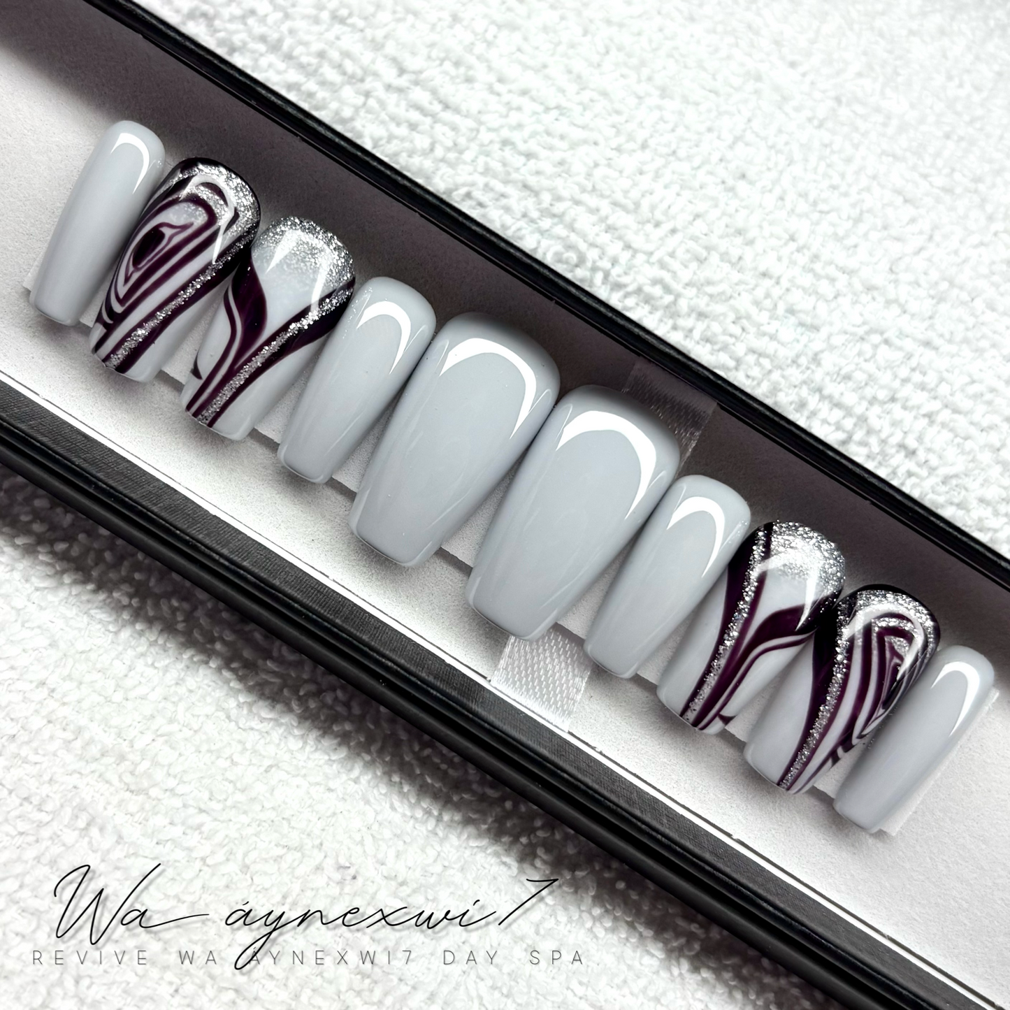 Detailed Custom Perfect Fit Press On Nails