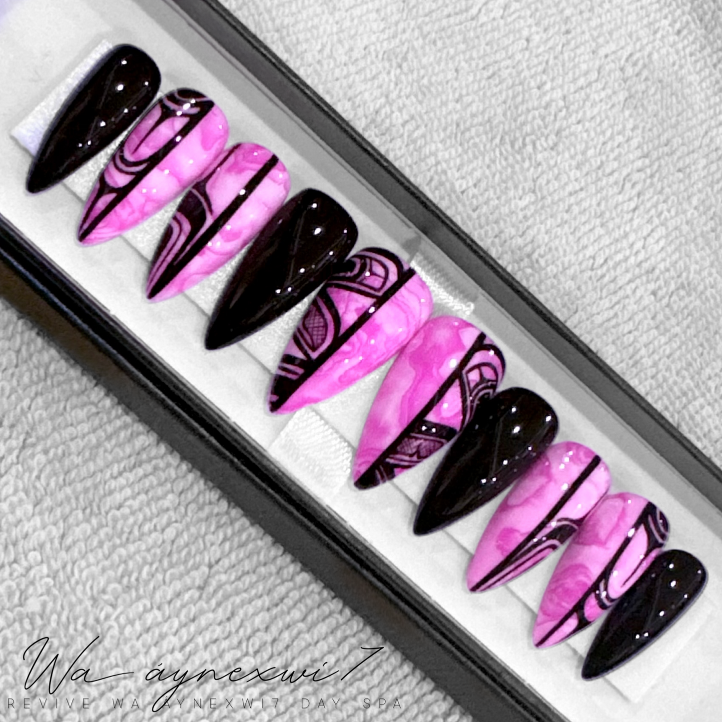 Detailed Custom Perfect Fit Press On Nails